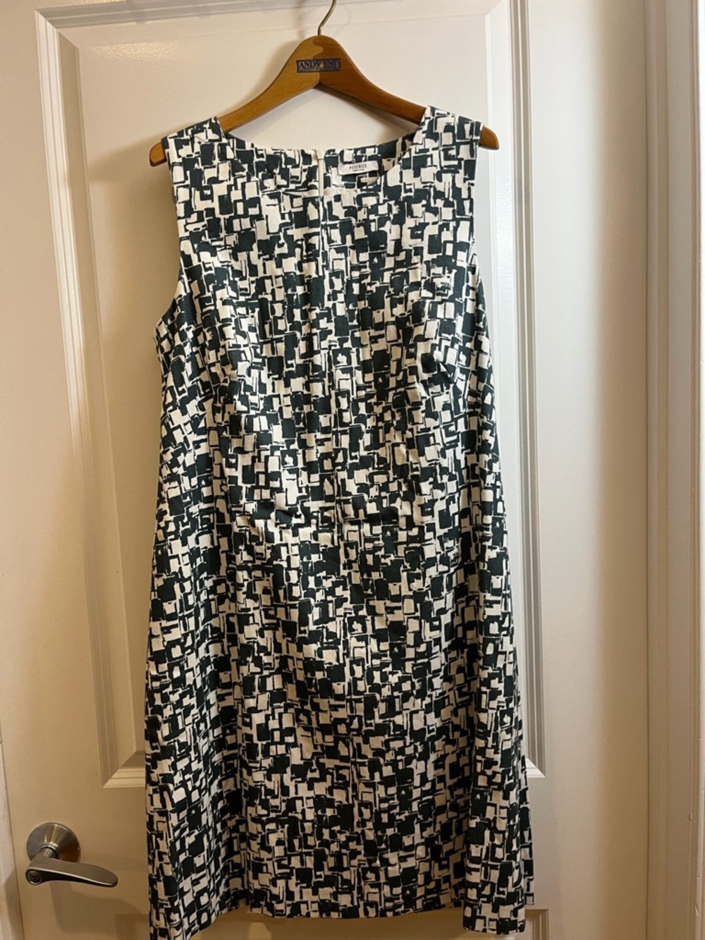 PESERICO Sleeveless Geometric Print Shift Dress in Grey/blue & White, IT 44, NWT